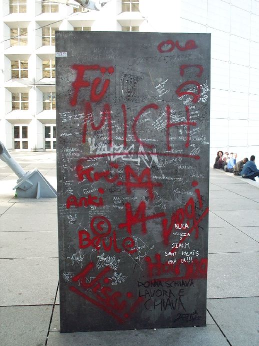ladef12.jpg