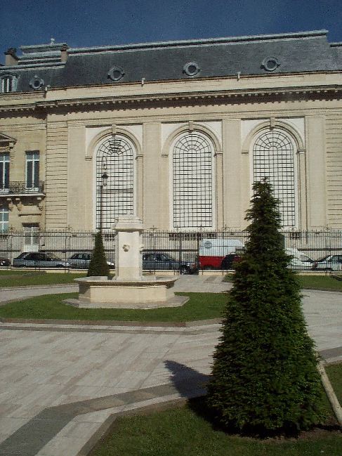 jardintheatre2.jpg